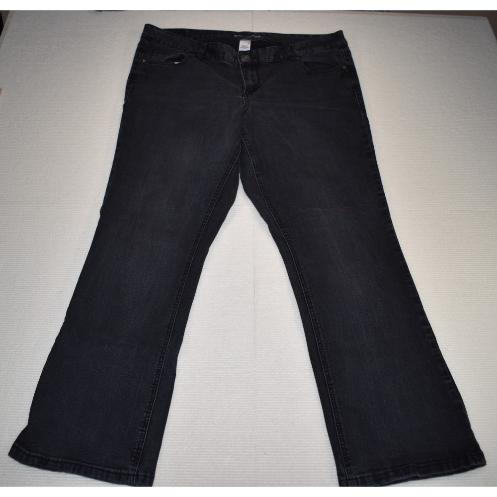 Maurices Woman's Jeans Black Straight Leg Plus Size 18 Short